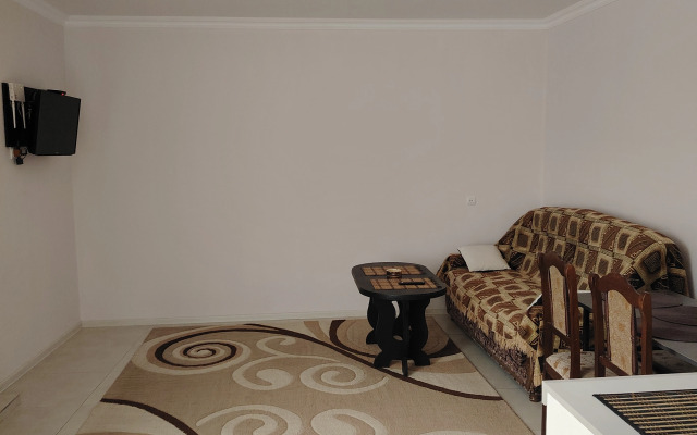 Uyutny V Gorode Gyumri Private house