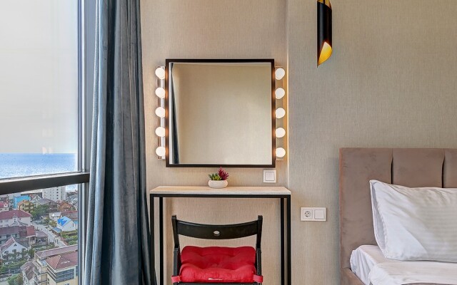 Krasivye apartamenty MorskayaSimfonya-2 s panoramoy na more, basseynom na territorii ZHK Apartments