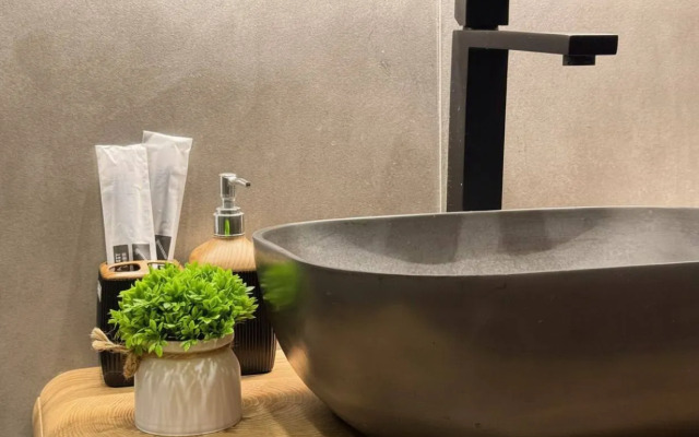 Отель Менуа