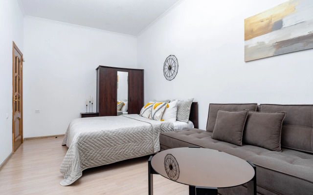 Апартаменты 3 спальни 2 санузла Грибоедов 10 гостей