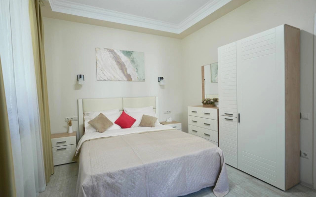 Квартира Двухкомнатная напротив ТЦ Горки Город