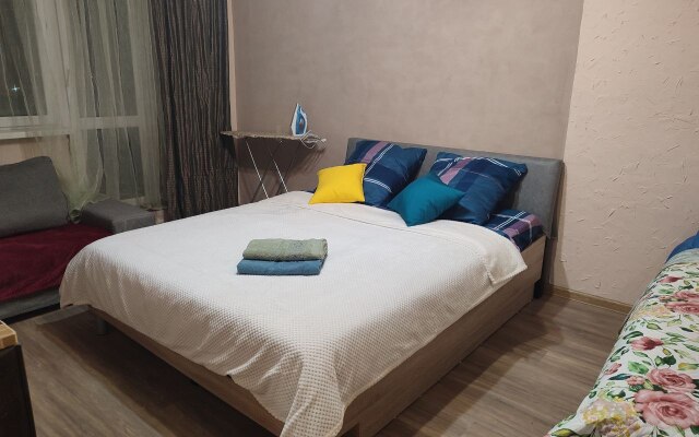 Live-In-Comfort Na Tvorchestva 3 Flat