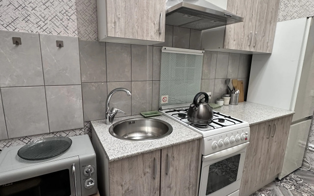 V Tsentre Na Suvorova Flat
