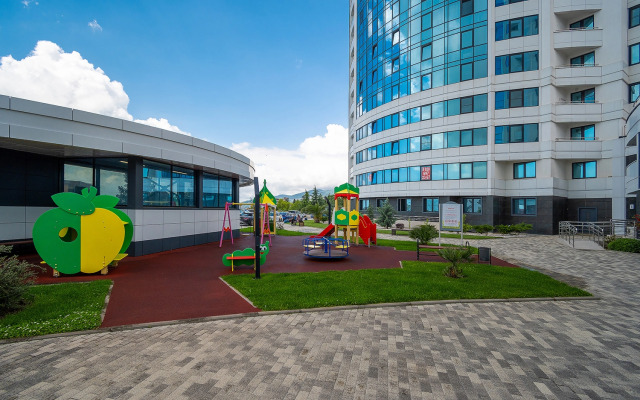 Uyutnye Morskaya Simfonya-2 s vannoj, vidom na more, bassejnom na territorii Apartament