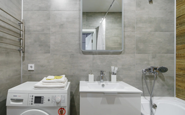 Vidovaya S Panoramnymi Oknami Na Naberezhnoy Reki Flat