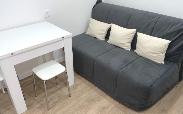 Leont Apartments