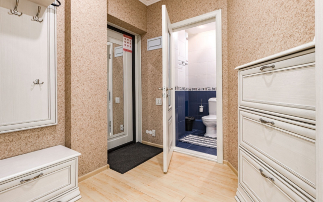 Vozle Naberezhnoy Flat