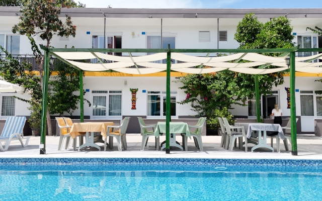 Hillside Apart House Apartment Hotel