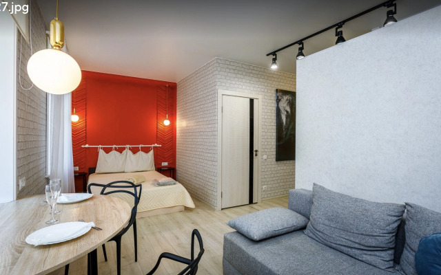 Квартира Студия с большой круглой ванной и камином