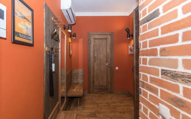 Апартаменты в Центре Города у Нарымского Сквера 2