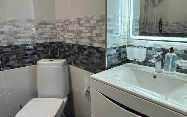 Uyutnaya Studiya S Balkonom Vozle Morya Flat