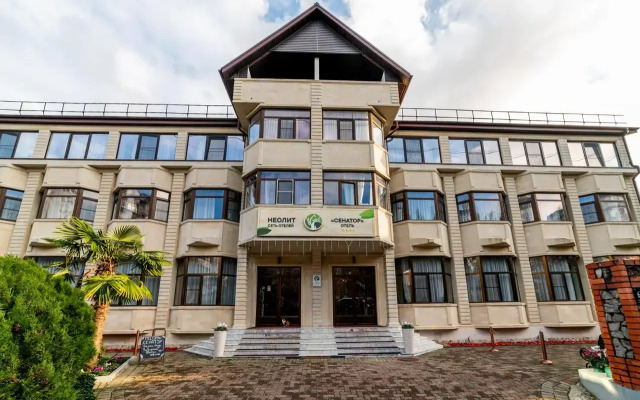 Elitny Apartament v Gostinitse Senator Flat