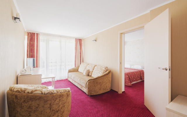 Magnoliya Hotel