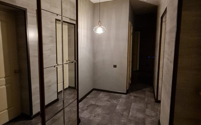 Vo Dvore Glavnogo Ofisa Nornikelya Apartments