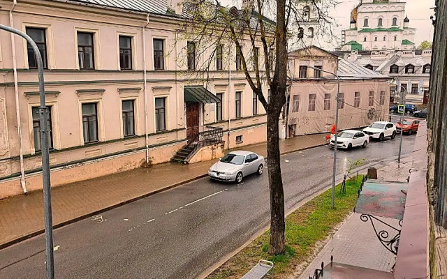 U Kremlya I Zolotoy Naberezhnoy Flat