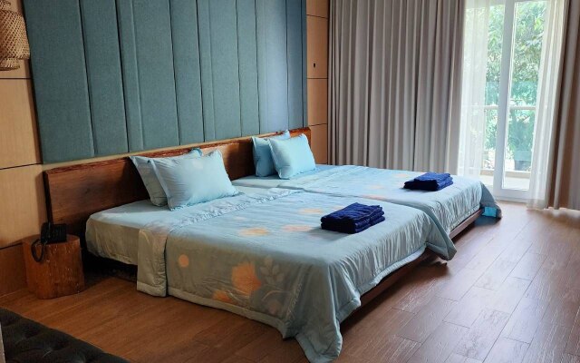 ChillChill  Riverside Hotel