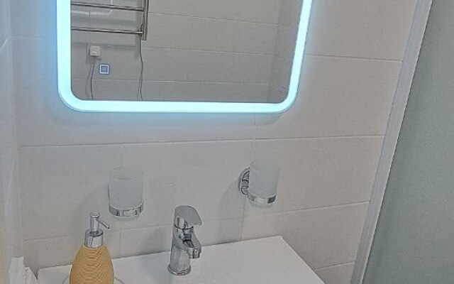 Studiya Na Glavnoy Ulitse Flat