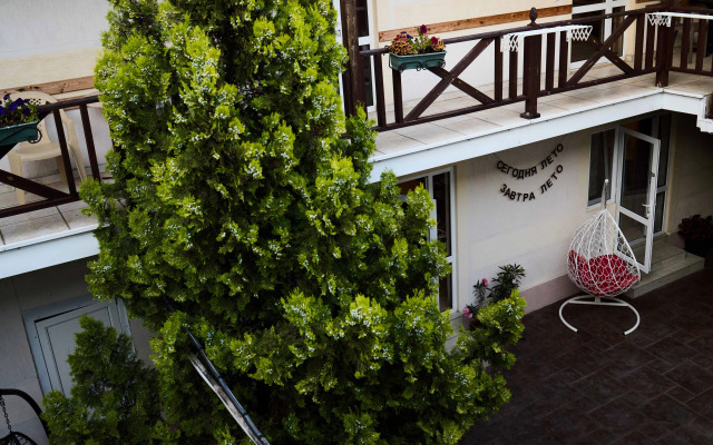 Daryya+ Guest house