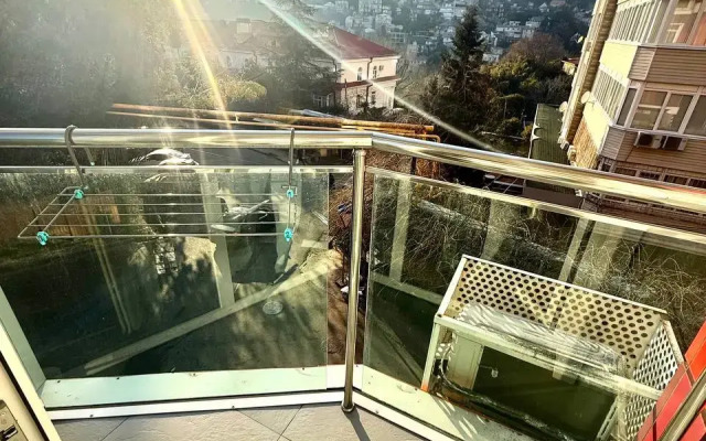 Studiya S Panoramnymi Oknami V Maestro Apartments