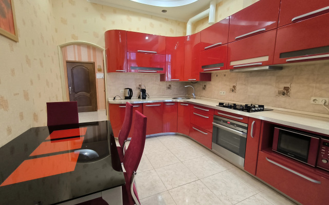 Апартаменты у пляжа Парк Победы на 5 гостей