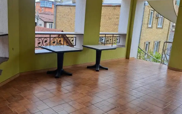 Yava Guest house