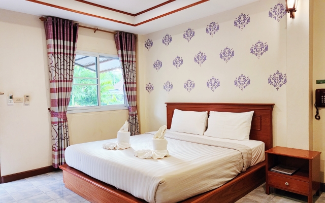Phaithong Sotel Resort Hotel