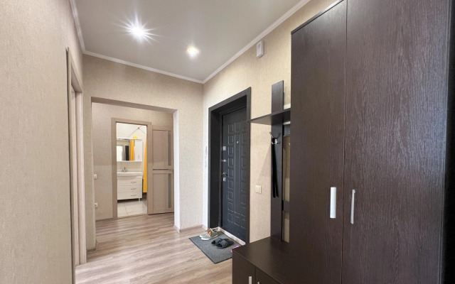 V Novom Dome V Tsentre Goroda Flat