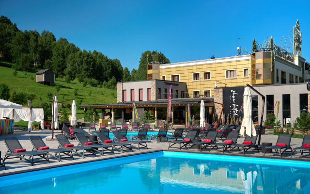 Altaj Pelas Hotel