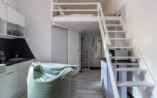 Двухуровневые апартаменты для двоих с видом во двор