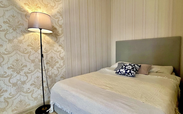 Квартира Отличная, уютная студия в ЖК Крислалл Crystal apartment