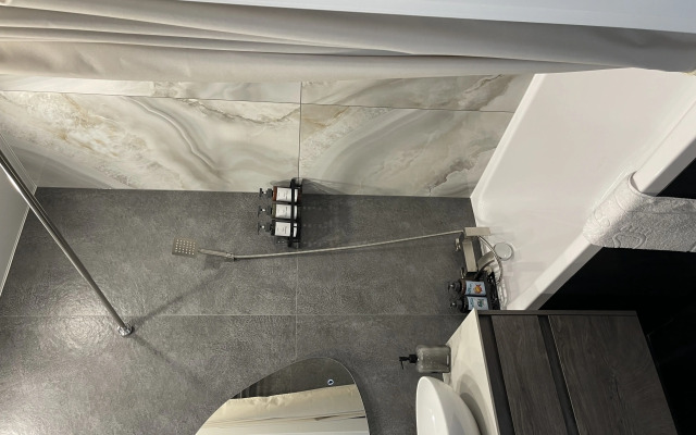 Na Inzhenernoy ulitse 8 Flat