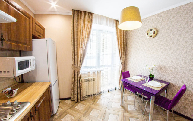 Po ul. 13-ya Liniya 37/4 Apartments