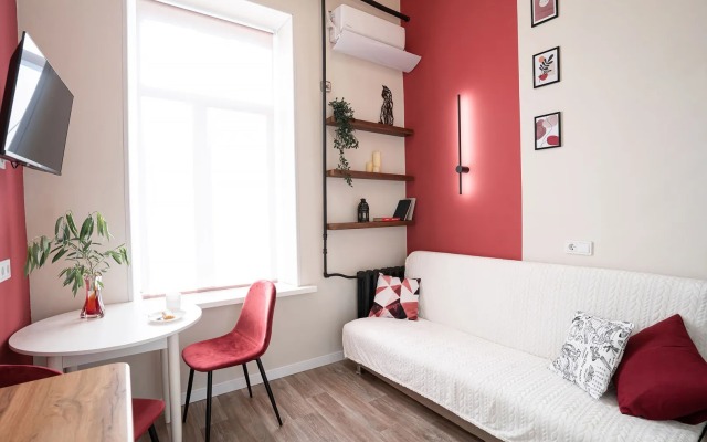 Квартира мини-студия со вторым ярусом у парка с озерами