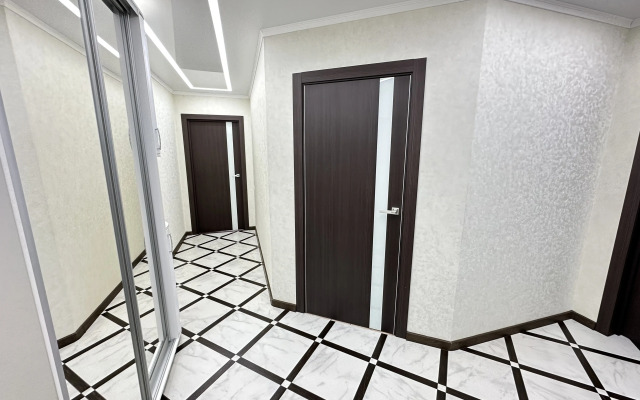 Dvukhkomnatnaya V Tsentre S Vidom Na Gorod Flat