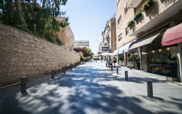 Jonathan In Ben Yehuda Apart-Hotel