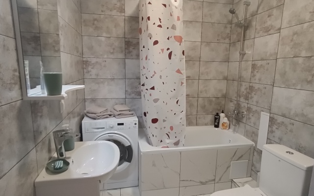 V Novom Dome Flat