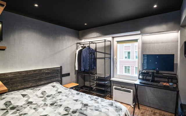 V Klubnom Komplekse s Basseynom Flat