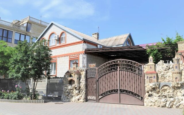 U Georgiya Guest House