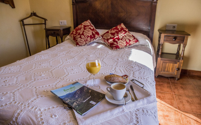 Hospedium Hotel Val de Pinares