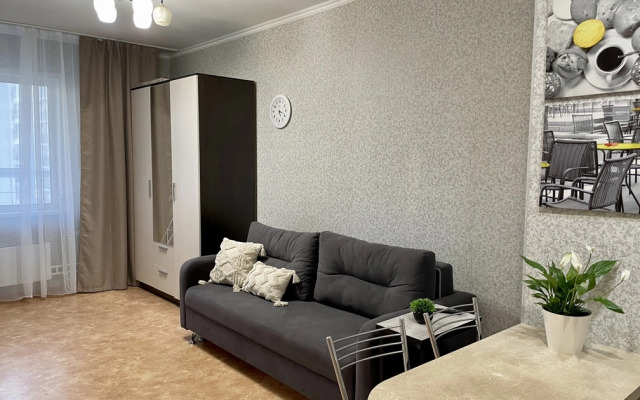 Na Naberezhnoy Yaryginskaya 13A Apartments