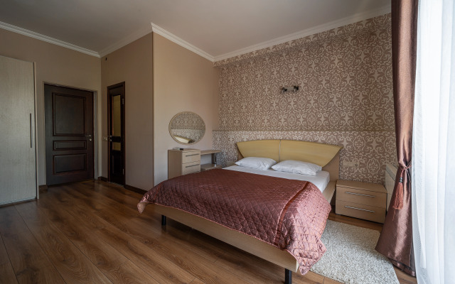 Arno Guest House