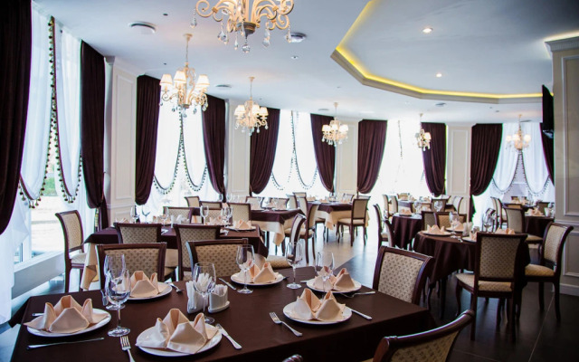 Grand Hotel