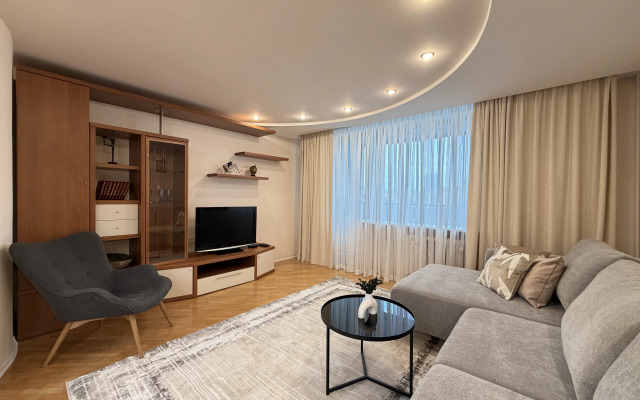 3-Komnatnye Homeapart Nemiga 12 Apartments