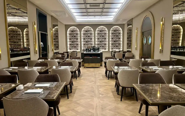 Отель Omnia Aria Palace