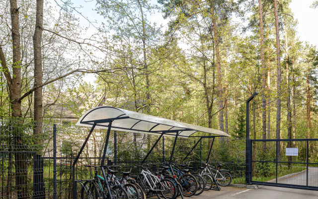 Квартира Ютно Колосья с качелью на балконе и видом на сосны в Зеленогорске