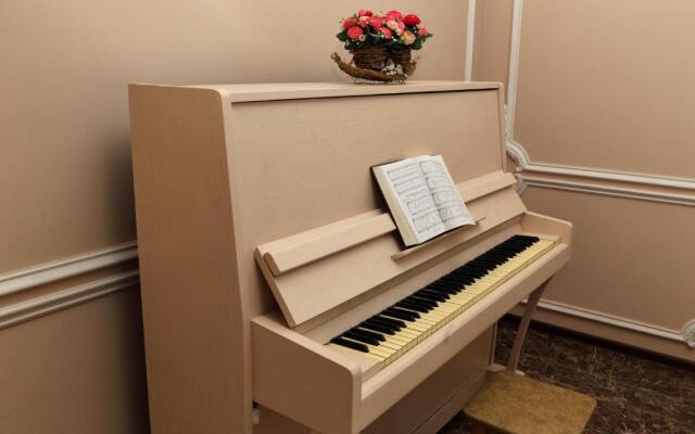 L'yuis Rostov Na Donu Guest House