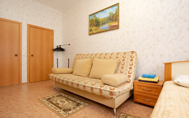 studiya chetyrokhmestnaya u PermExpo Apartments