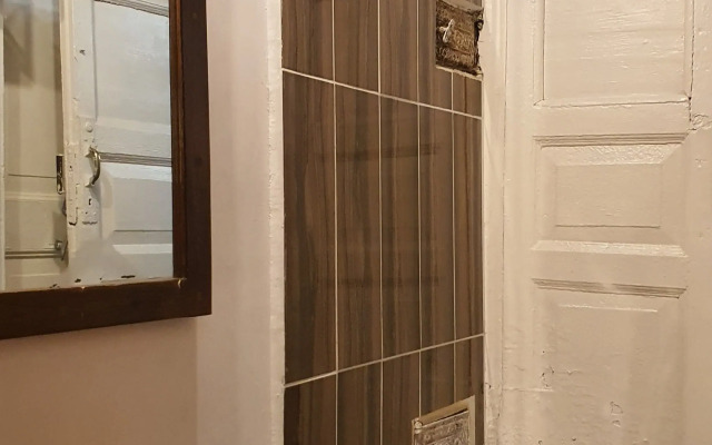 V starinnom osobnyake Revolyutsioner Ikonnikov Flat