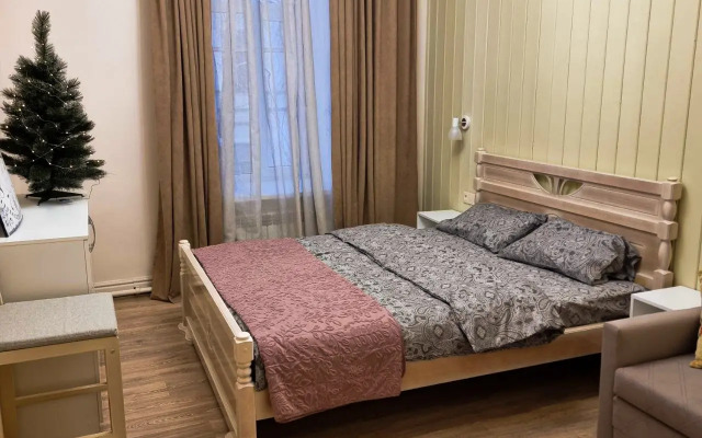 V Samom Tsentre Flat