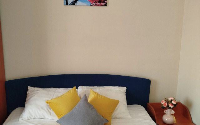 Na Melnichnoy 8 Apartments